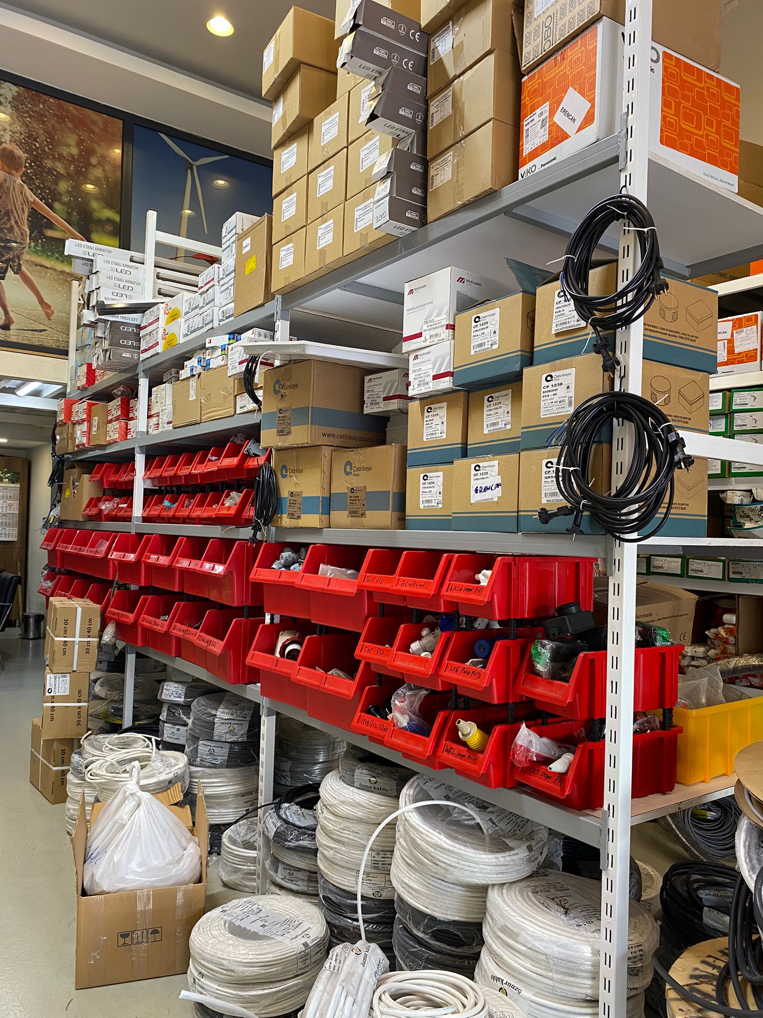 Elektrik malzemeleri rafları 2